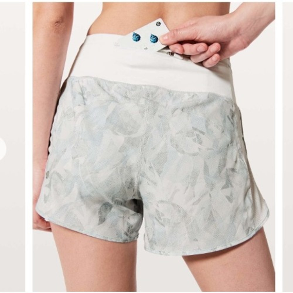 Lululemon Real Quick Short Perforated 3.5 Jasmine White Multi Grey W7AMQS Size 6